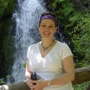 Meet your Posher, Connie